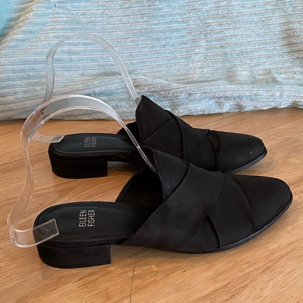✅Eileen Fisher slip on black leather mule loafers